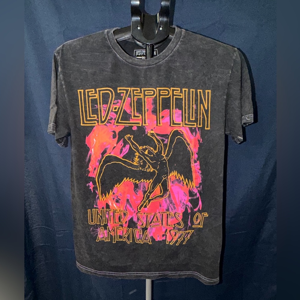 Led Zeppelin Black Vintage-Style Graphic Tee